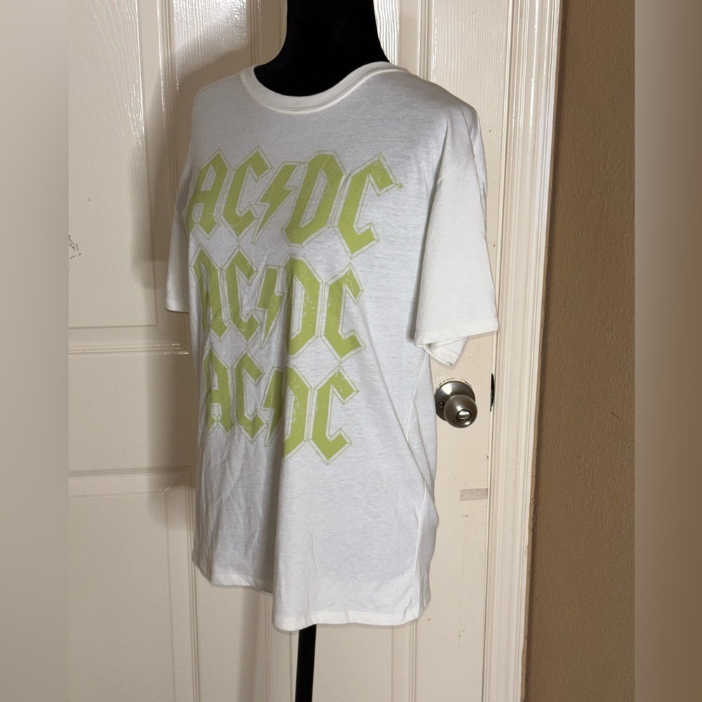 AC/DC Shirt Women's XL White Rock Band Graphic Tee Short Sleeve Top Stretch - Picture 3 of 8